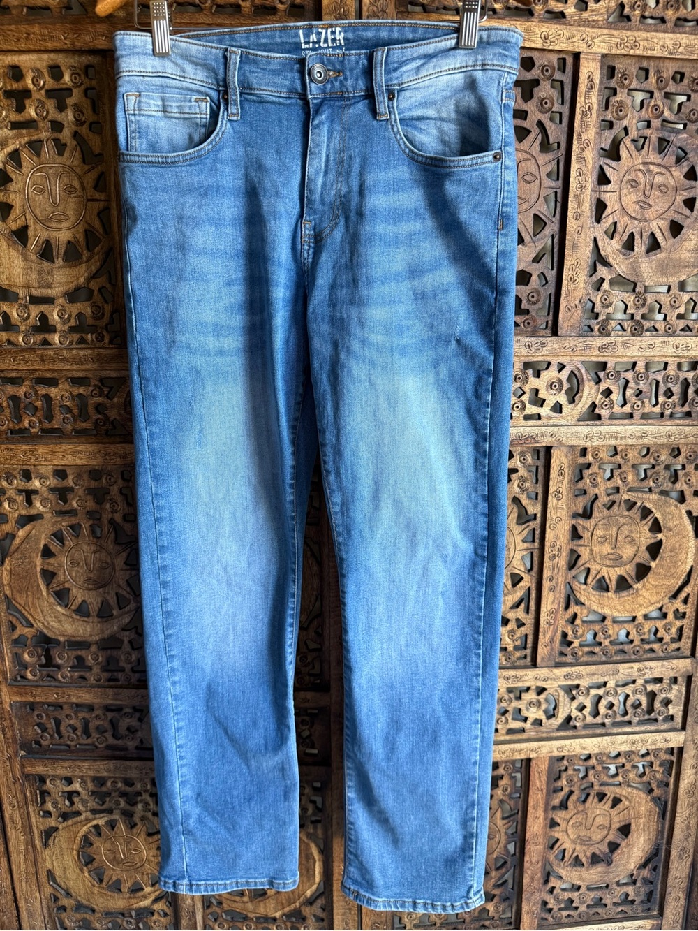 Lazer Straight Cut Light Wash Blue Jeans Distressed Faded Denim SZ 31/30